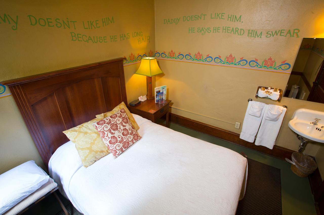 Mcmenamins White Eagle Rock & Roll Hotel Portland Dış mekan fotoğraf