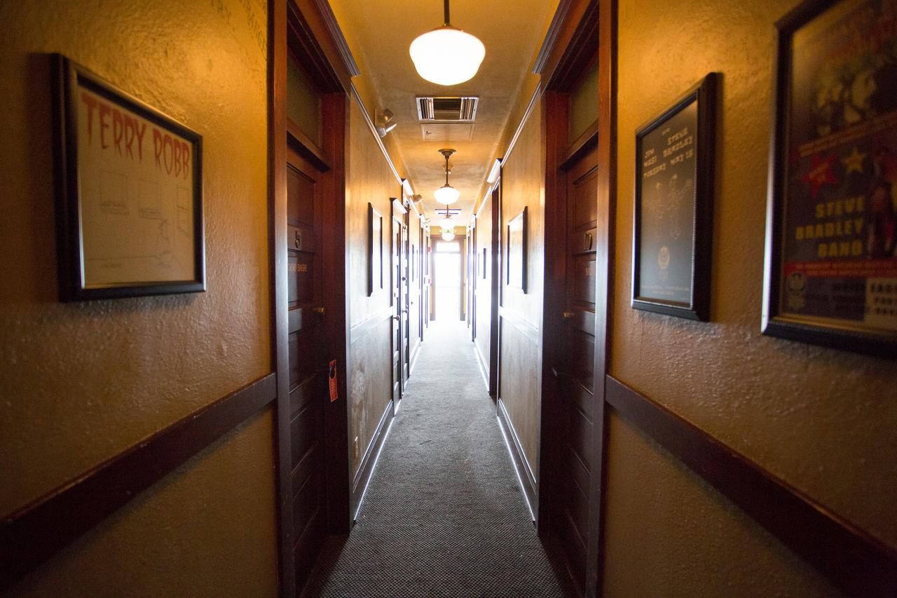 Mcmenamins White Eagle Rock & Roll Hotel Portland Dış mekan fotoğraf
