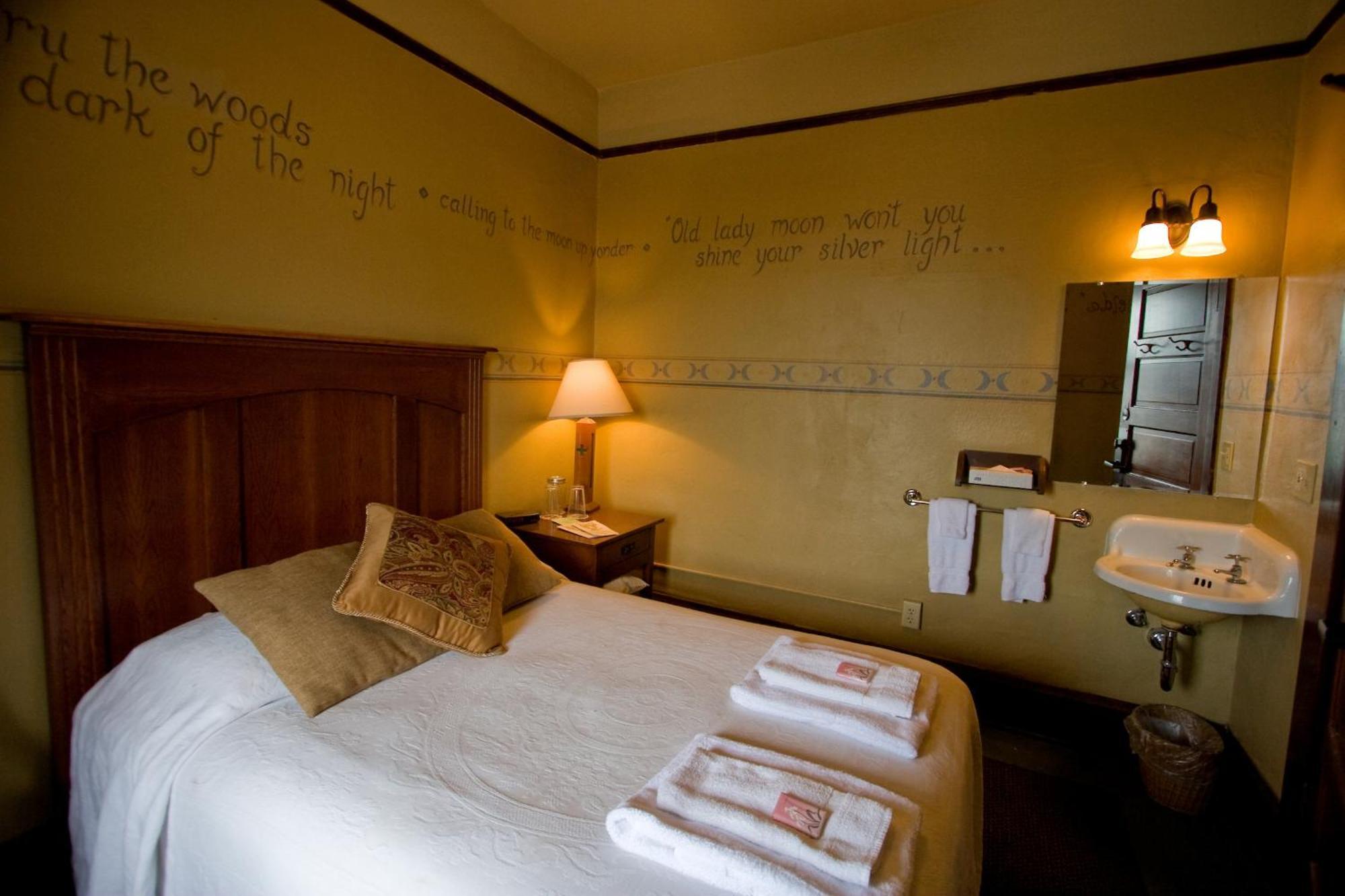 Mcmenamins White Eagle Rock & Roll Hotel Portland Dış mekan fotoğraf