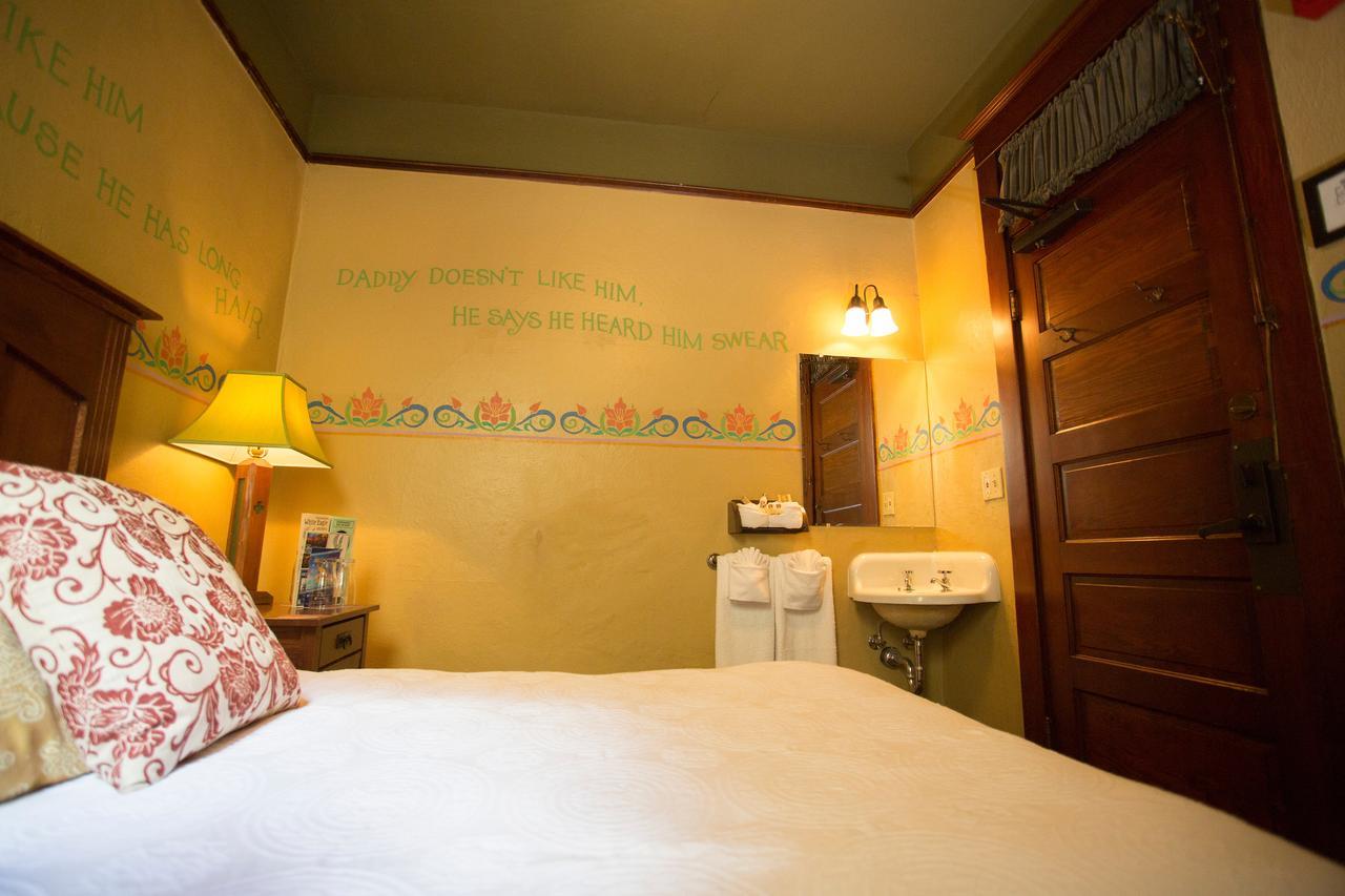 Mcmenamins White Eagle Rock & Roll Hotel Portland Dış mekan fotoğraf