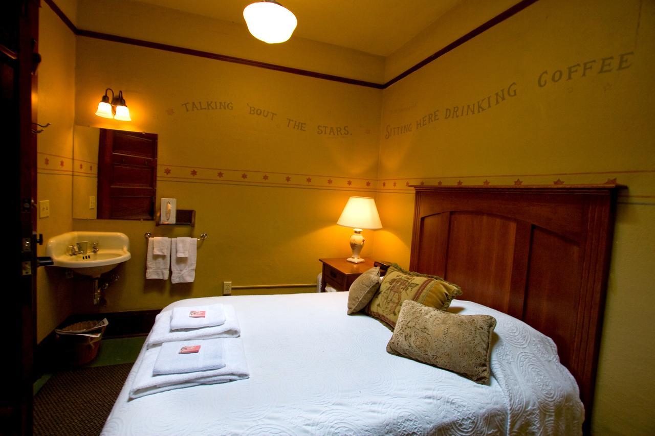 Mcmenamins White Eagle Rock & Roll Hotel Portland Dış mekan fotoğraf