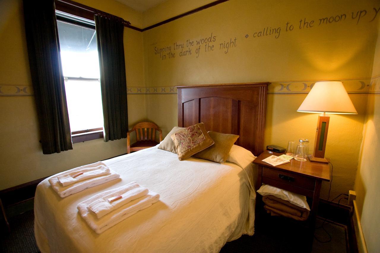 Mcmenamins White Eagle Rock & Roll Hotel Portland Dış mekan fotoğraf